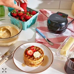 Bella Mini Waffle Maker